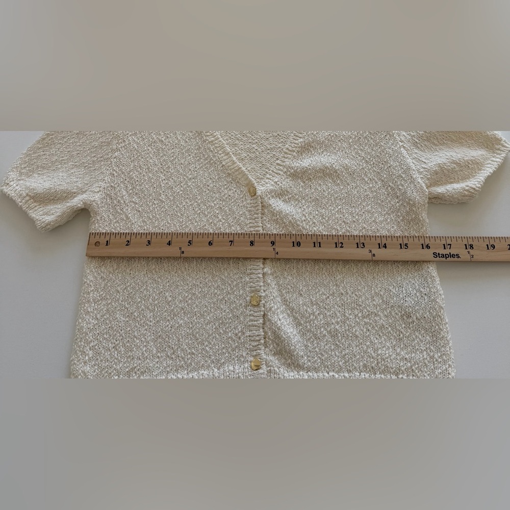 H&M Cream Knit Short Sleeve Cardigan Gold Button Textured Sweater Size Small - Picture 9 of 10